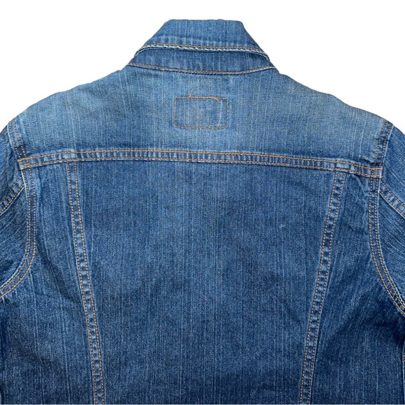 Levi’s Jeans “The Trucker Jacket” size Large✨ - Picture 9 of 13